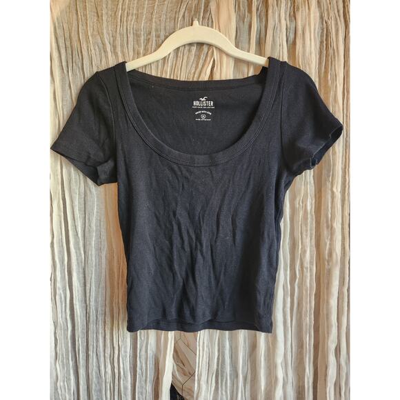 Hollister Scoop Neck Crop Top Baby Tee - Picture 1 of 1
